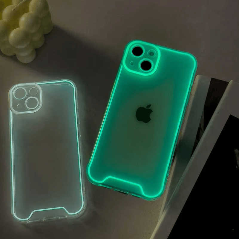 Gjennomsiktig neon deksel for iPhone 14 Pro Max med lysende effekt og kamerabeskyttelse.